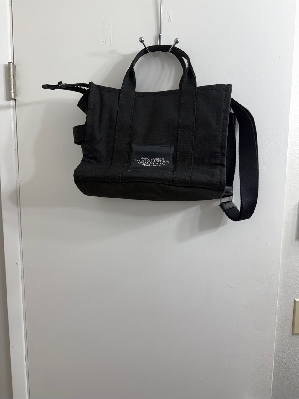 Marc Jacobs Black The Tote Bag Canvas Tote with Logo - Picture 3 of 14